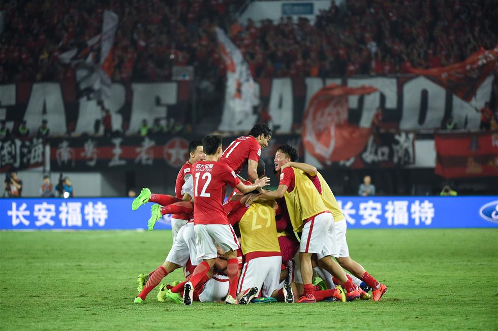 德媒：磁卡需大幅降薪才可能续约，队里已有他的接班人比朔夫（德媒：磁卡若想续约需大幅降薪，队内已将比朔夫视作接班人）